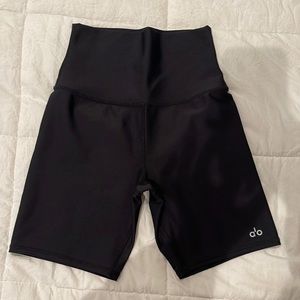 Alo bike shorts